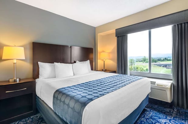 Images Best Western Plus Waynesboro Inn & Suites Conference Center