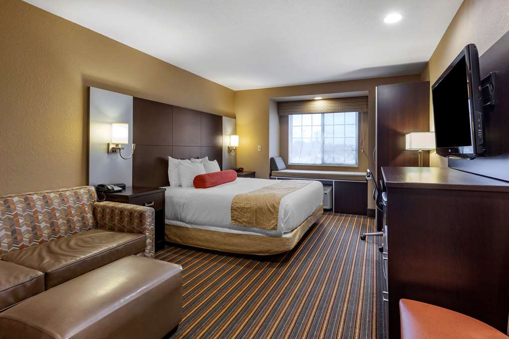 Images Best Western Plus Woodstock Inn & Suites