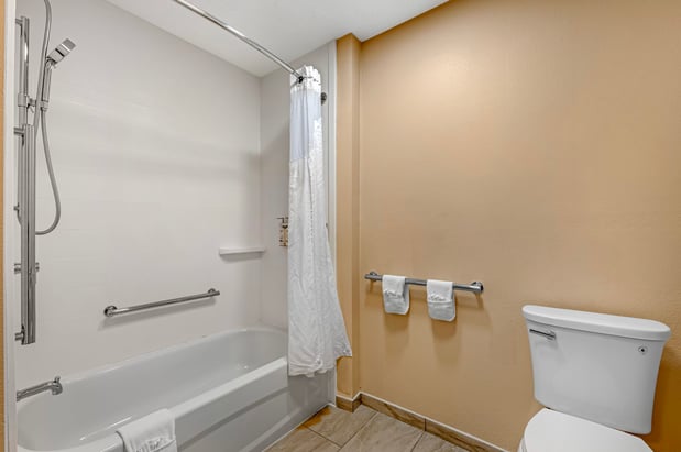 Images Holiday Inn Express & Suites Indianapolis - East by IHG