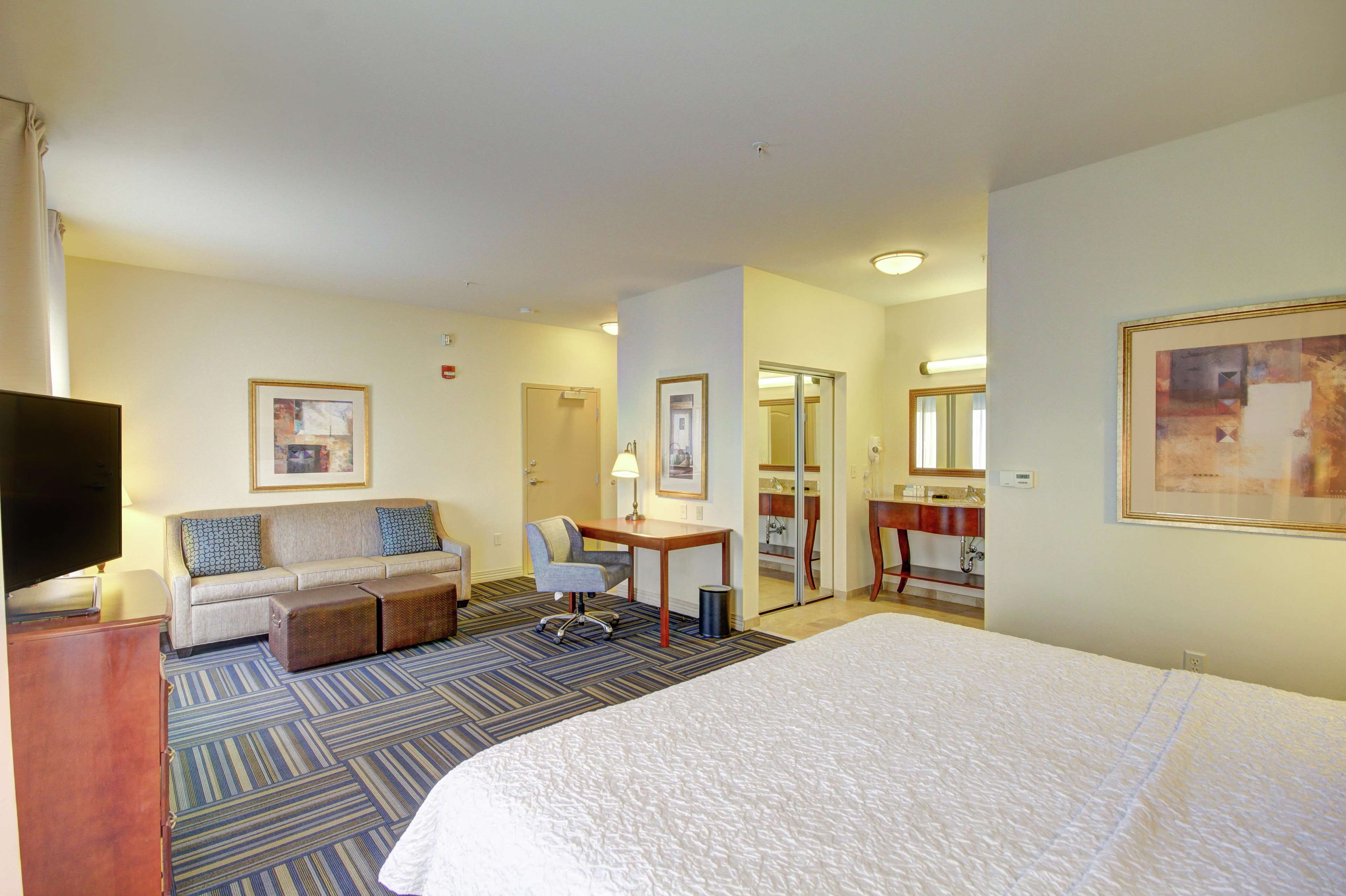 Photos & Pictures for Hampton Inn & Suites Alexandria in Alexandria, ...