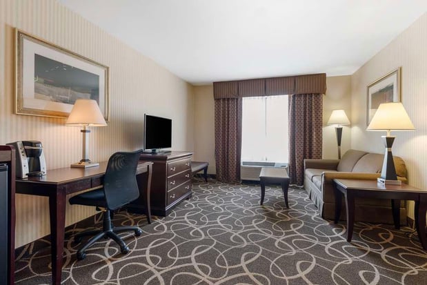 Images Best Western Plus Eau Claire Conference Center