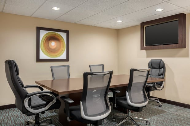 Images Holiday Inn Express & Suites Colorado Springs Central by IHG