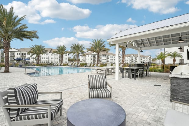 Images Story Lake Gibson | Luxury Apartment Homes