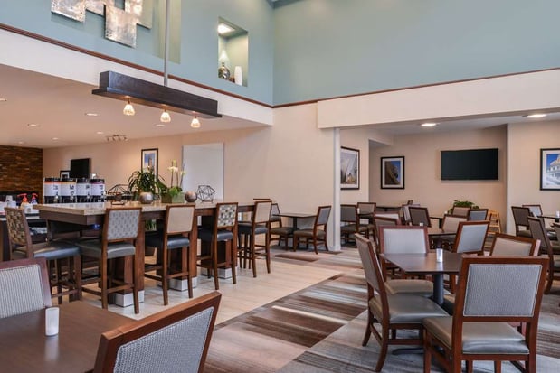Images Hampton Inn & Suites Denver-Speer Boulevard