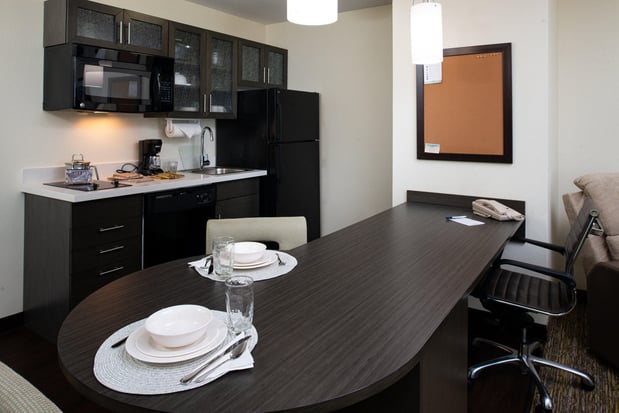 Images Candlewood Suites Olathe - Kansas City Area by IHG