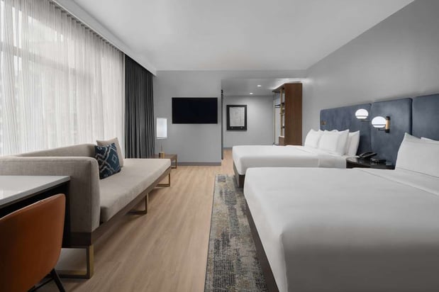 Images Hotel West & Main Conshohocken Philadelphia, Tapestry by Hilton