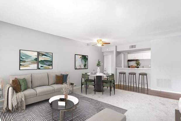 Images Lakes Edge Apartments