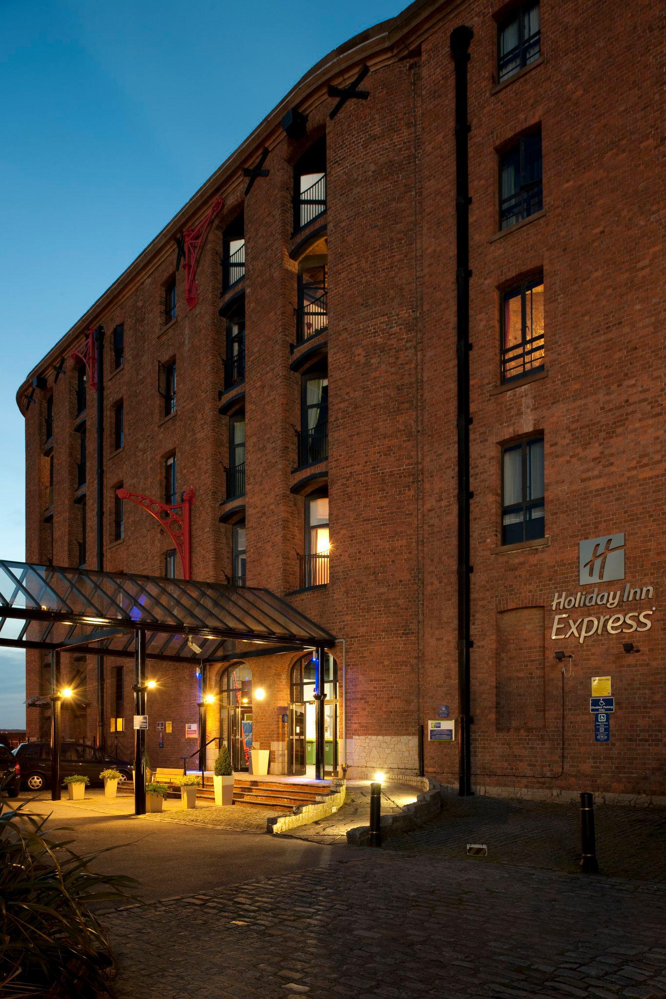 Holiday Inn Express Liverpool - Royal Albert Dock, an IHG Hotel Liverpool 08448 757575