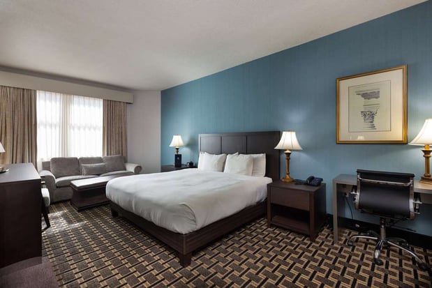 Images Inn at The Colonnade Baltimore - a DoubleTree by Hilton Hotel