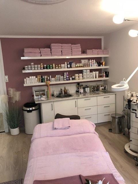 Kundenfoto 5 Kosmetikstudio Helga | Visagist, Haarentfernung & Hautbehandlung | München | Bogenhausen