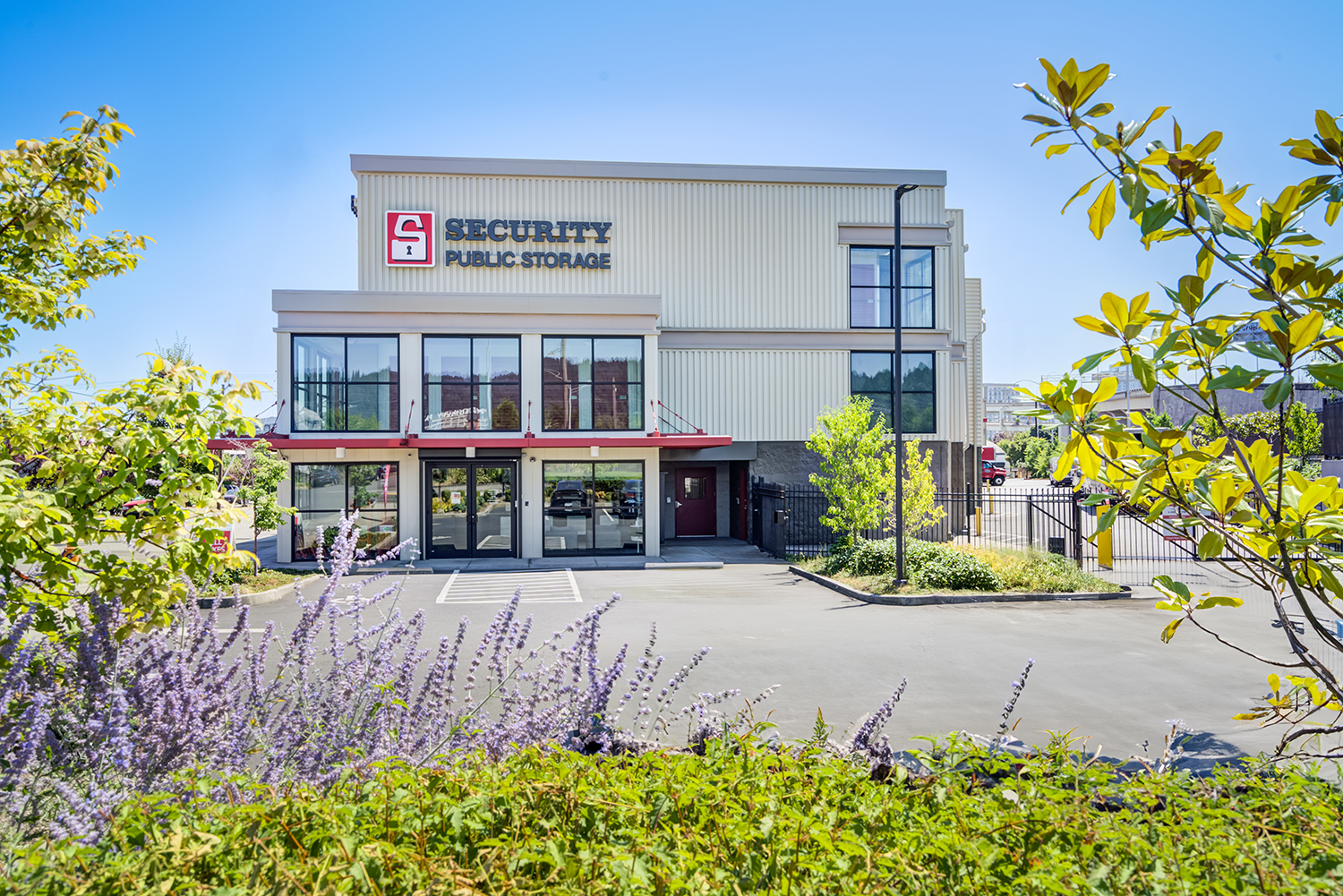 Security Public Storage With Customer Parking in NW Portland