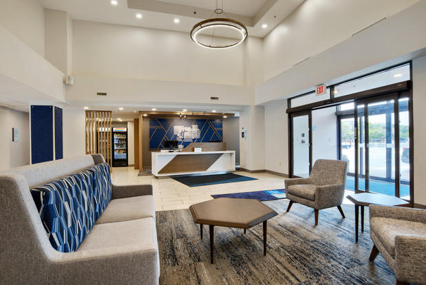 Images Holiday Inn Express & Suites Mobile – I-65 by IHG