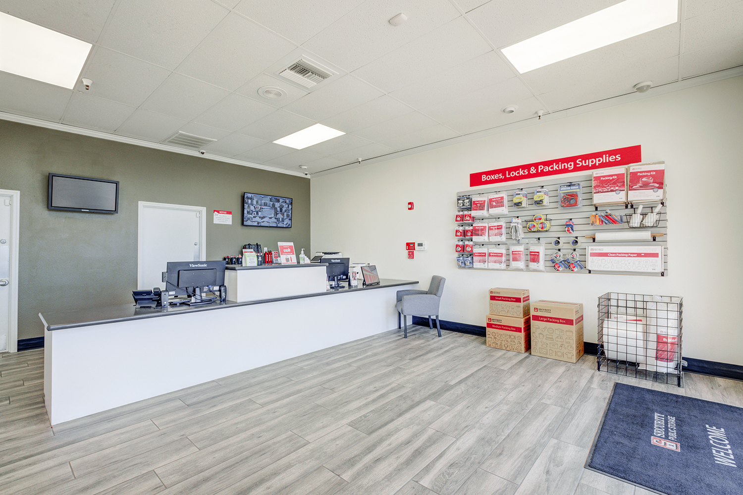 Self Storage Rental Office in Fresno, CA.