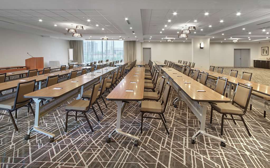 Meeting Room DoubleTree by Hilton Edmonton Downtown Edmonton (587)525-1234