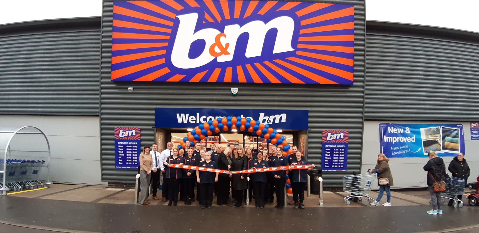 Store staff at B&M's refurbished store in Derby were delighted to welcome local charity Me & Dee as their special guest. The charity received £250 worth of B&M vouchers for taking part in B&M's special day, and as a thank your for their hard work and dedi