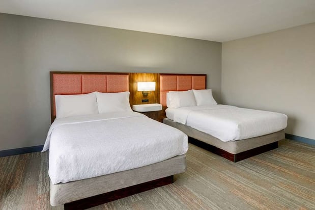 Images Hampton Inn & Suites St. Louis-Edwardsville