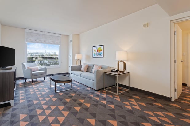 Images Holiday Inn & Suites Across From Universal Orlando by IHG