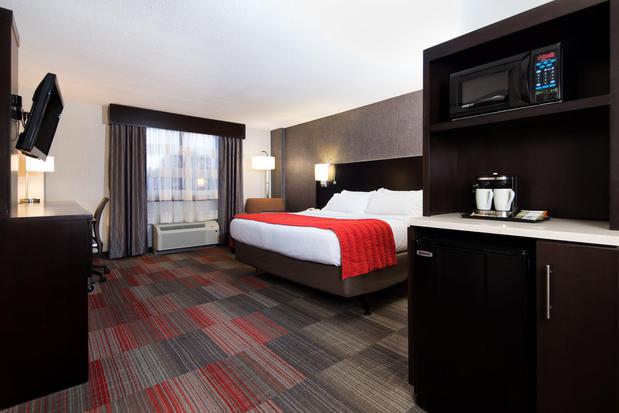 Images Holiday Inn Milwaukee Riverfront, an IHG Hotel