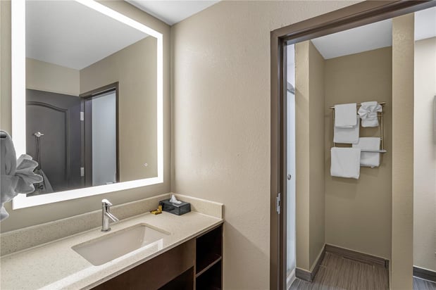 Images Best Western Plus Bay City Inn & Suites