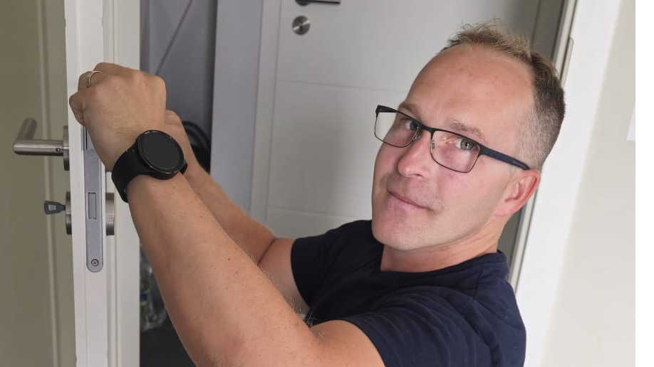 Dl Dienstleistungen Schlüsseldienst & Hausmeisterservice, Wiesenrain 15 in Kutenholz