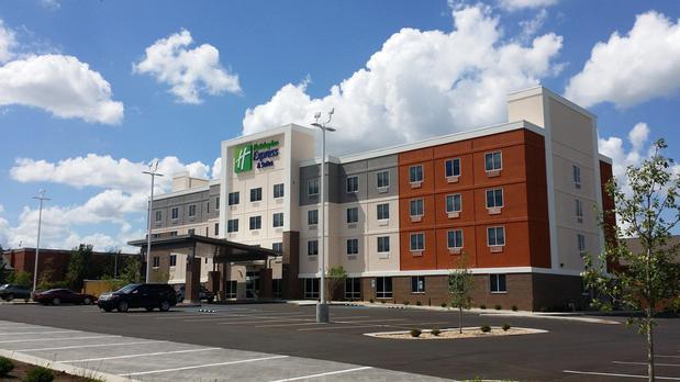 Images Holiday Inn Express & Suites Lexington - Hamburg Area by IHG