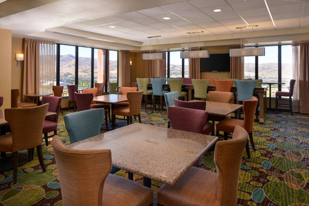 Images Holiday Inn Express & Suites Pocatello by IHG
