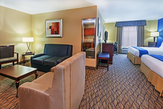 Images Holiday Inn Express & Suites Houston-Dwtn Conv Ctr by IHG