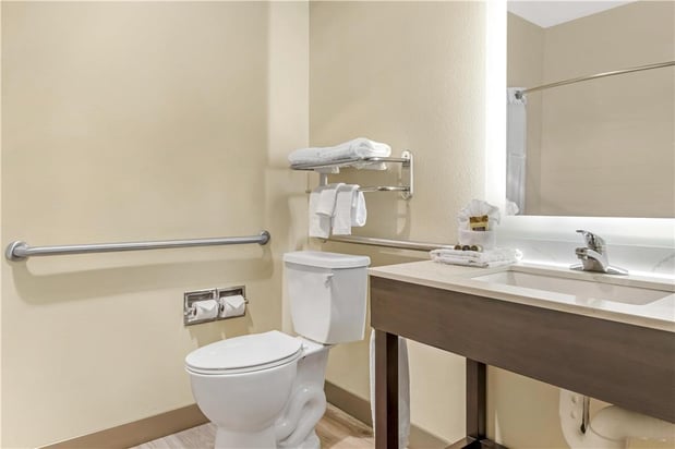 Images Best Western Plus Monica Royale Inn & Suites