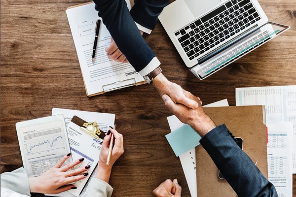 Images IAG M&A Advisors