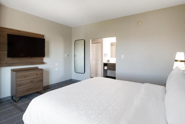 Images Staybridge Suites Phoenix - Glendale Sports Dist, an IHG Hotel