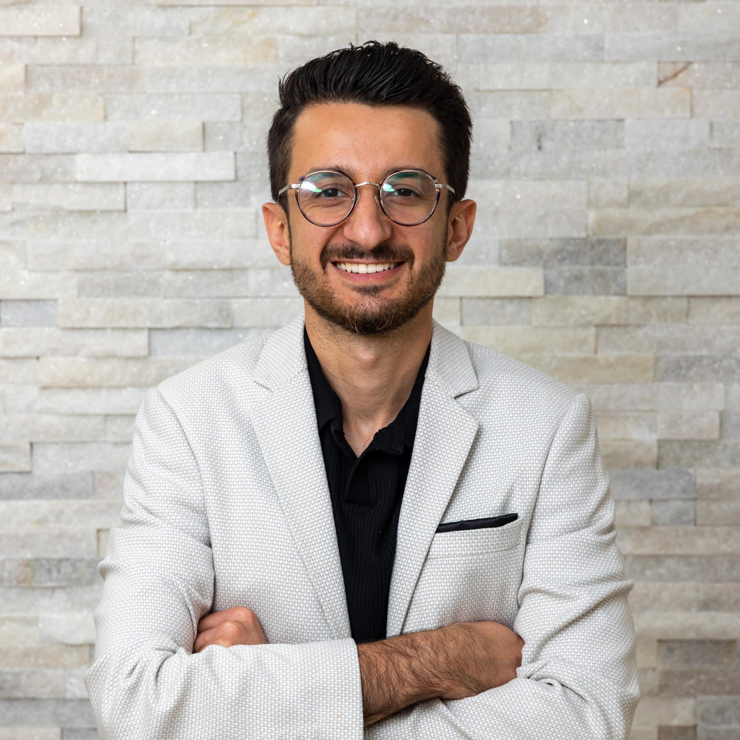 Avy Ariyev, DDS