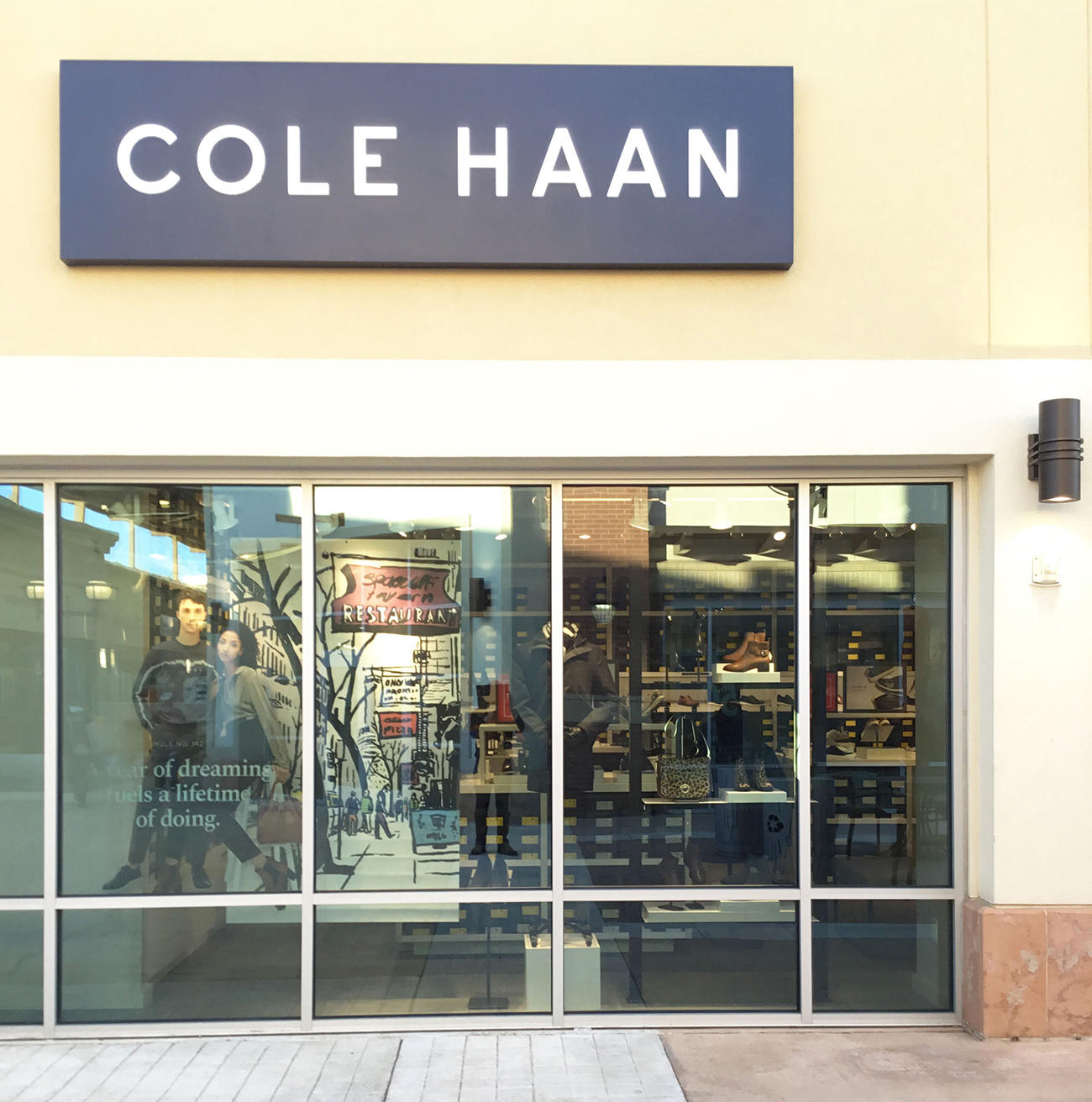 TangerOutlets opens its doors to Fort Worth shoppers; Nike, Cole Haan, H&M  among the 70 stores
