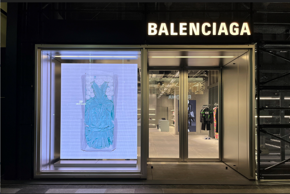BALENCIAGA