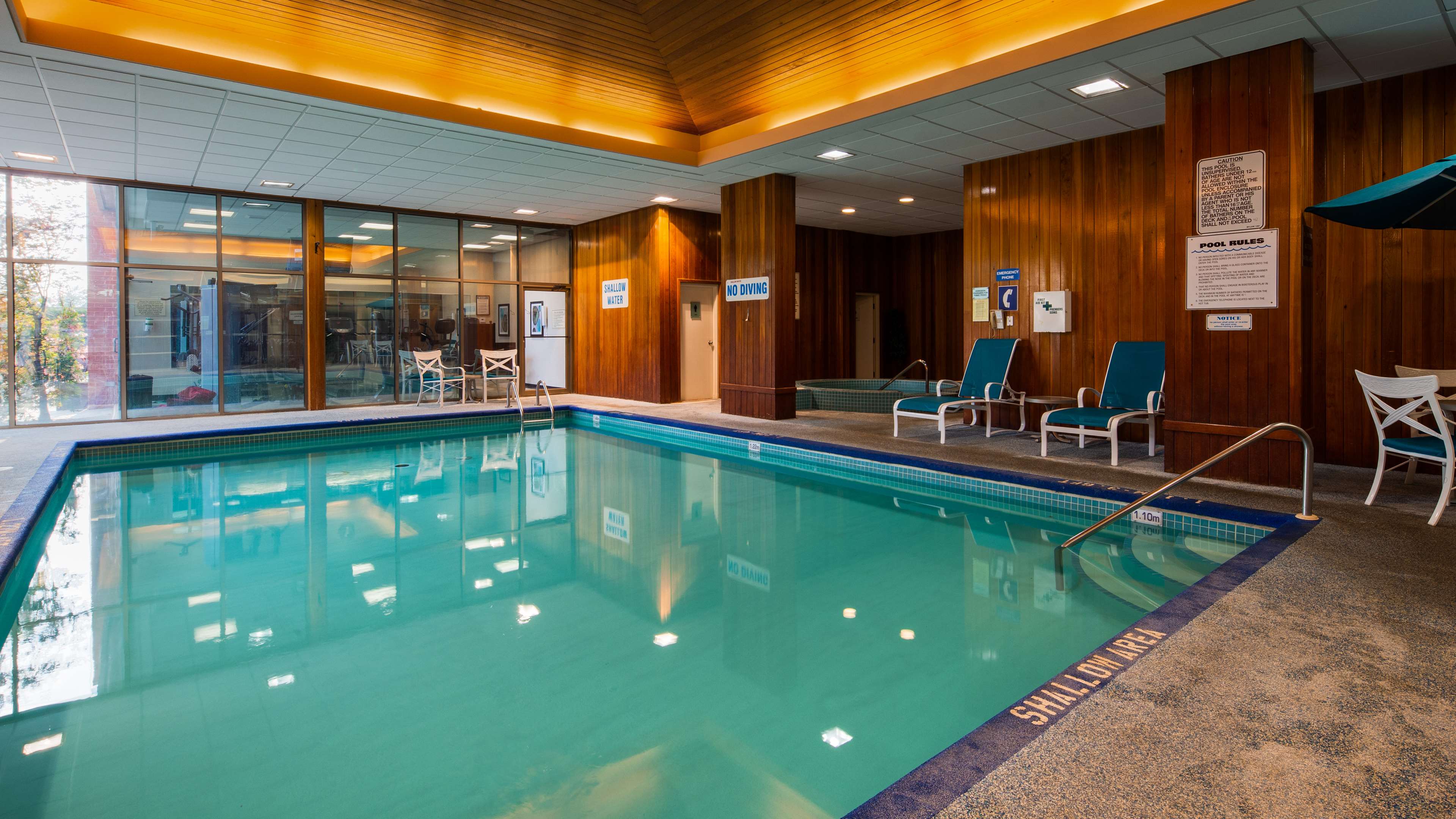 Indoor Pool Best Western Plus The Arden Park Hotel Stratford (519)275-2936