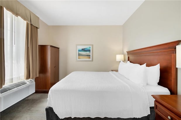 Images Best Western Plus Executive Hotel & Suites
