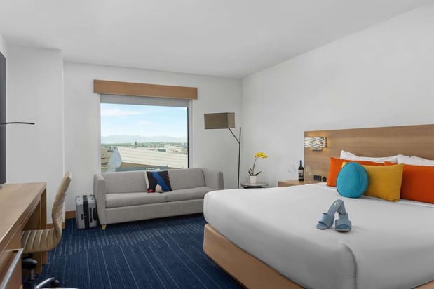 Images The Art Hotel Denver, Curio Collection by Hilton