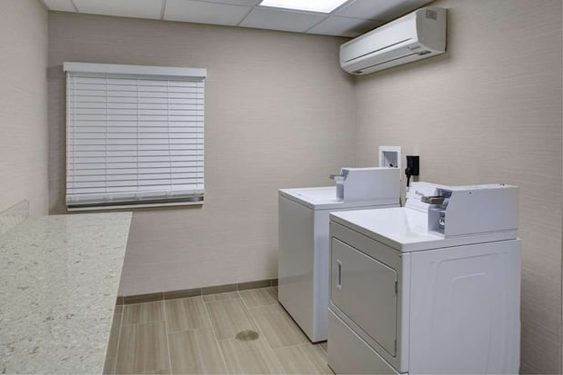 Images Hampton Inn & Suites Manchester