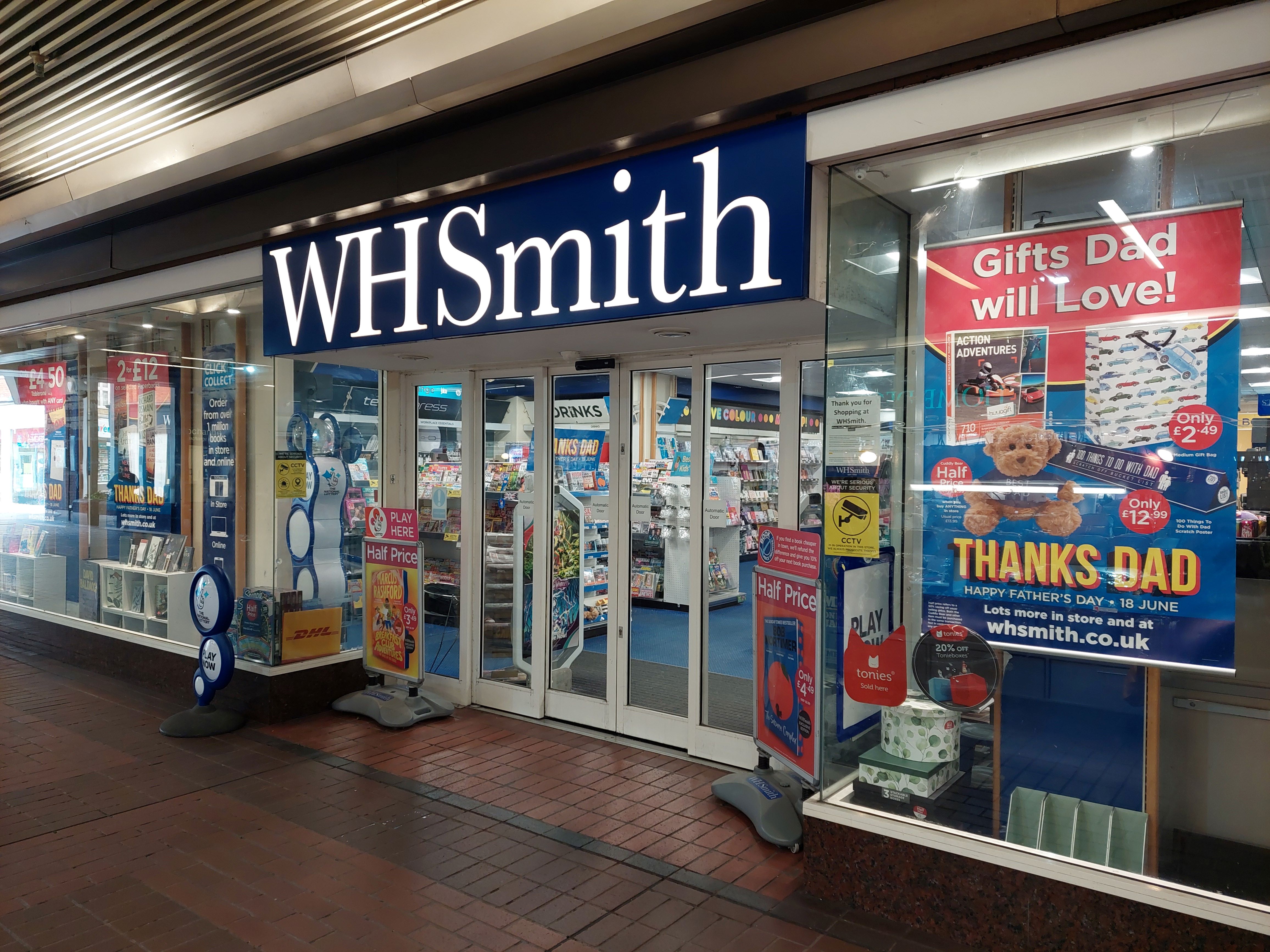Images DHL Express Service Point (WHSmith Enfield)