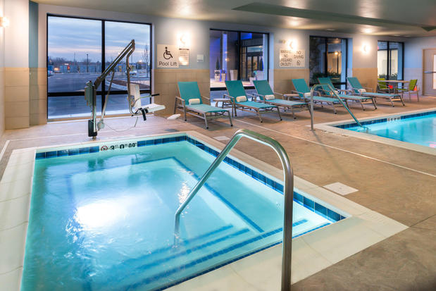 Images Holiday Inn Express & Suites Romeoville - Joliet North by IHG