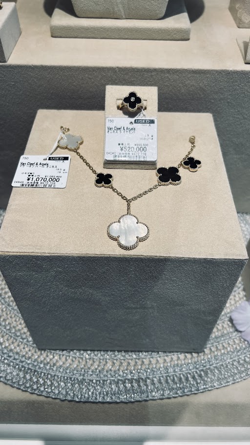 Images KOMEHYO（コメ兵）天神店