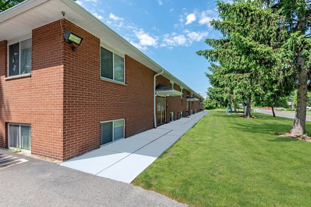 Images Dixon Manor Apartment Homes
