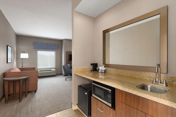 Images Hampton Inn & Suites Harrisburg/North