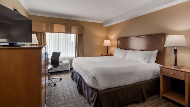 Images Best Western Plus Windjammer Inn & Conference Center