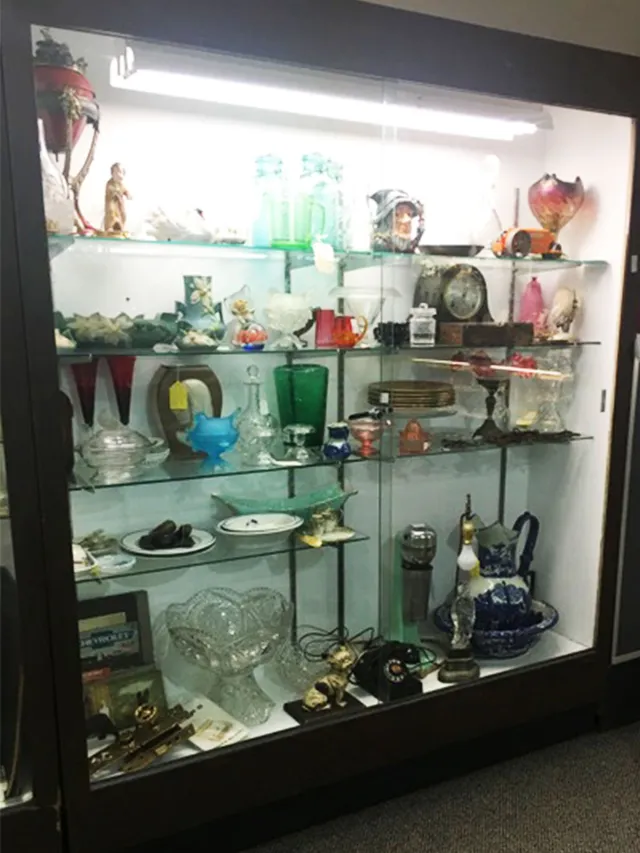 Days of Olde Antiques & Collectibles