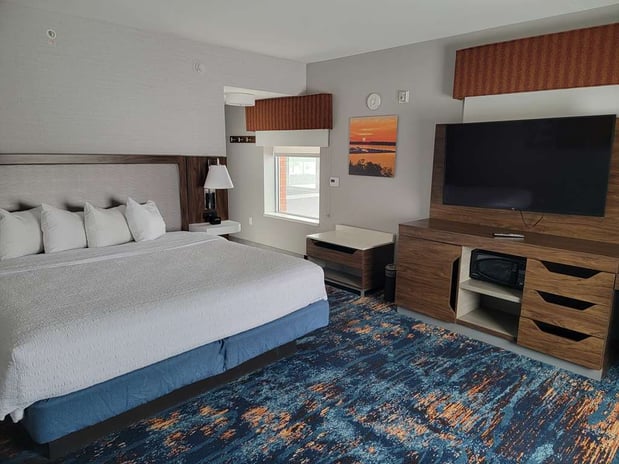 Images Hampton Inn & Suites Erie Bayfront