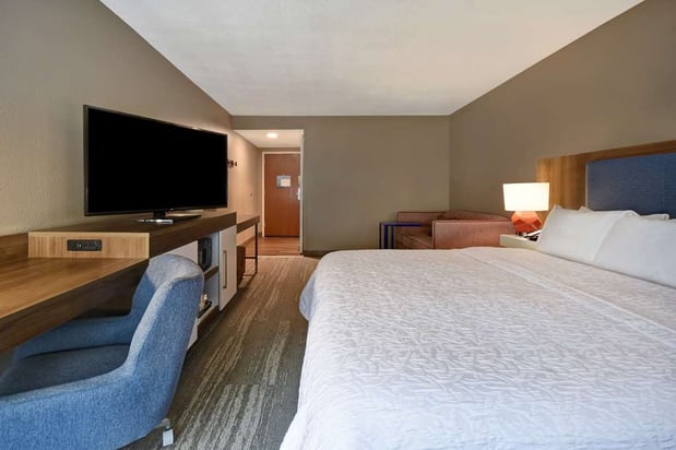 Images Hampton Inn Birmingham-Colonnade 280