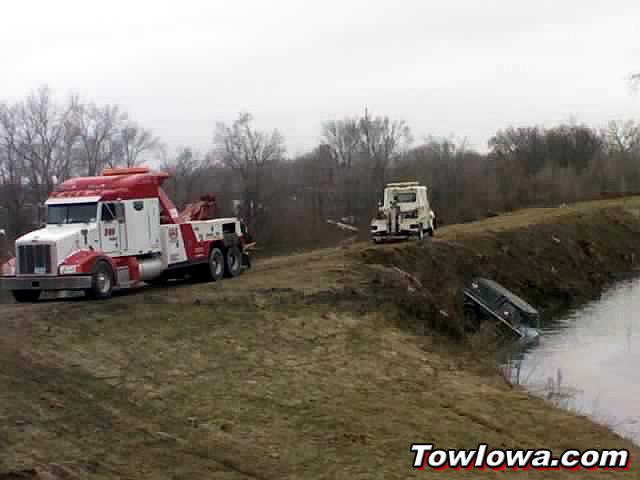 G & S Towing Service, Inc 4100 E 16th St Des Moines, IA 50313 - Towing - Local & Long Distance - Lock Out - Wheel Lifts - Flat Bed Trailers - Accident Recovery - Frame Forks - Slings http://towiowa.com/services/ https://www.facebook.com/G-S-Towing-Service-Inc-269127163133387/