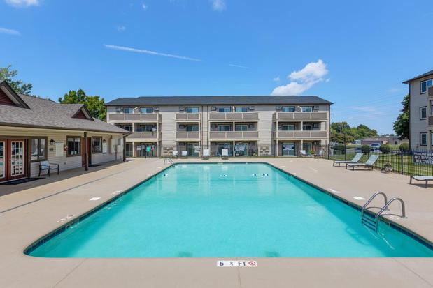 Images Gable Oaks Apartment Home