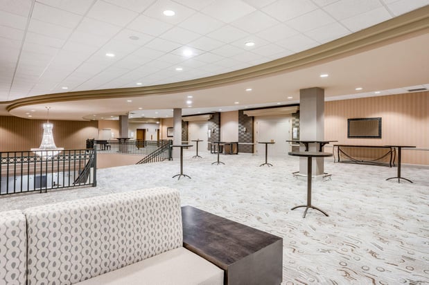 Images Holiday Inn Lafayette-City Centre by IHG