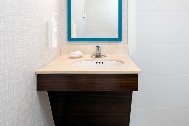 Images Hampton Inn Hartford/Airport